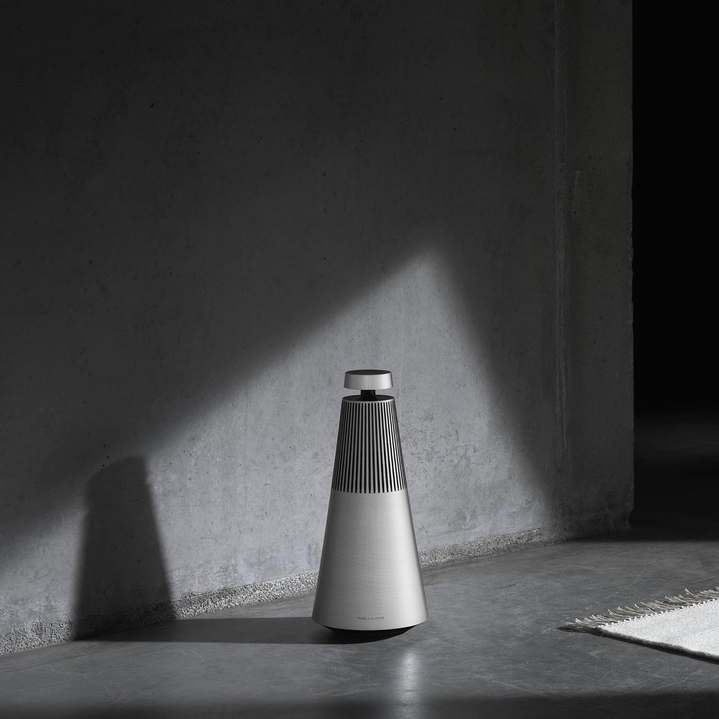 BANG & OLUFSEN BEOSOUND 1 WIRELESS MULTIROOM SPEAKER