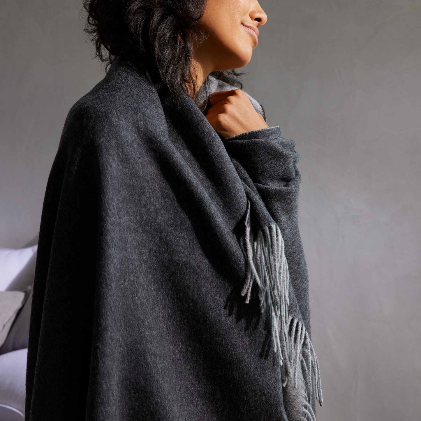 BROOKLINEN TWO-TONED LAMBSWOOL THROW