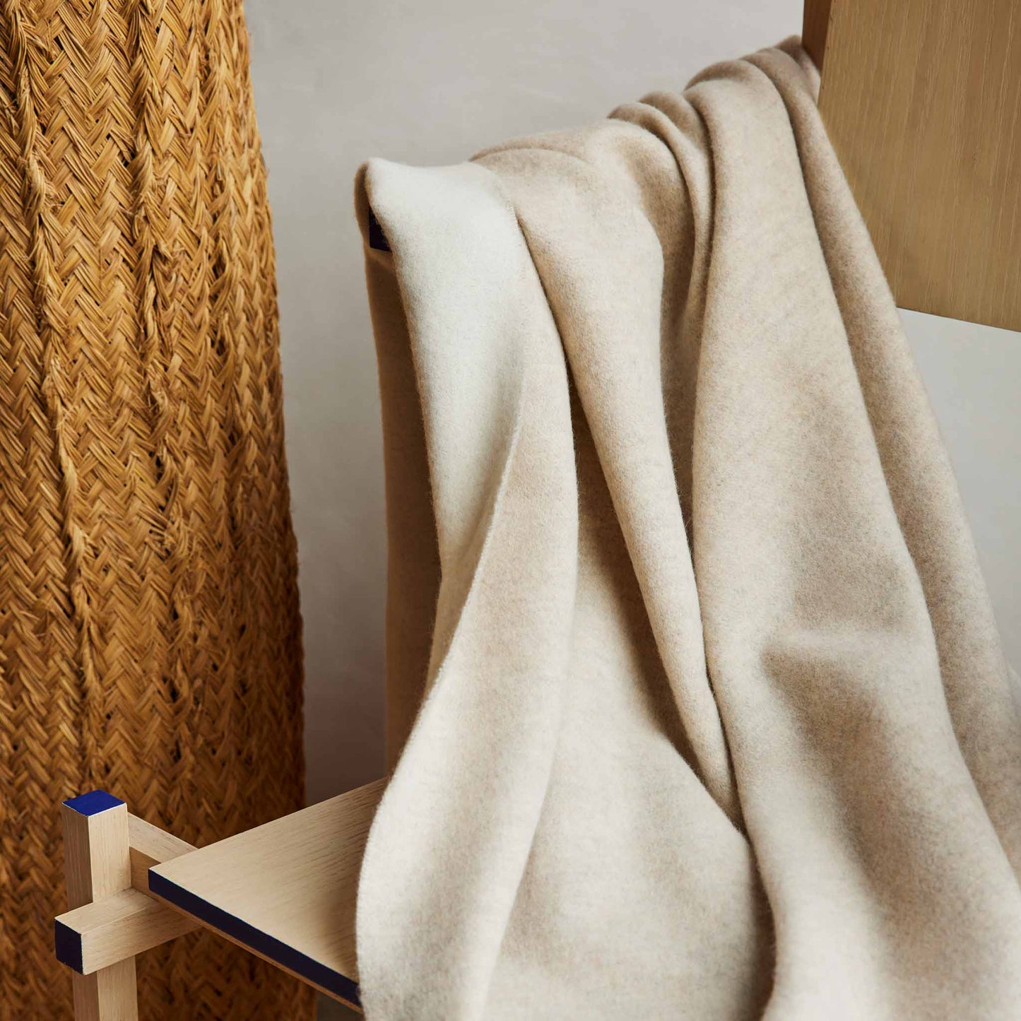 BROOKLINEN TWO-TONED LAMBSWOOL THROW